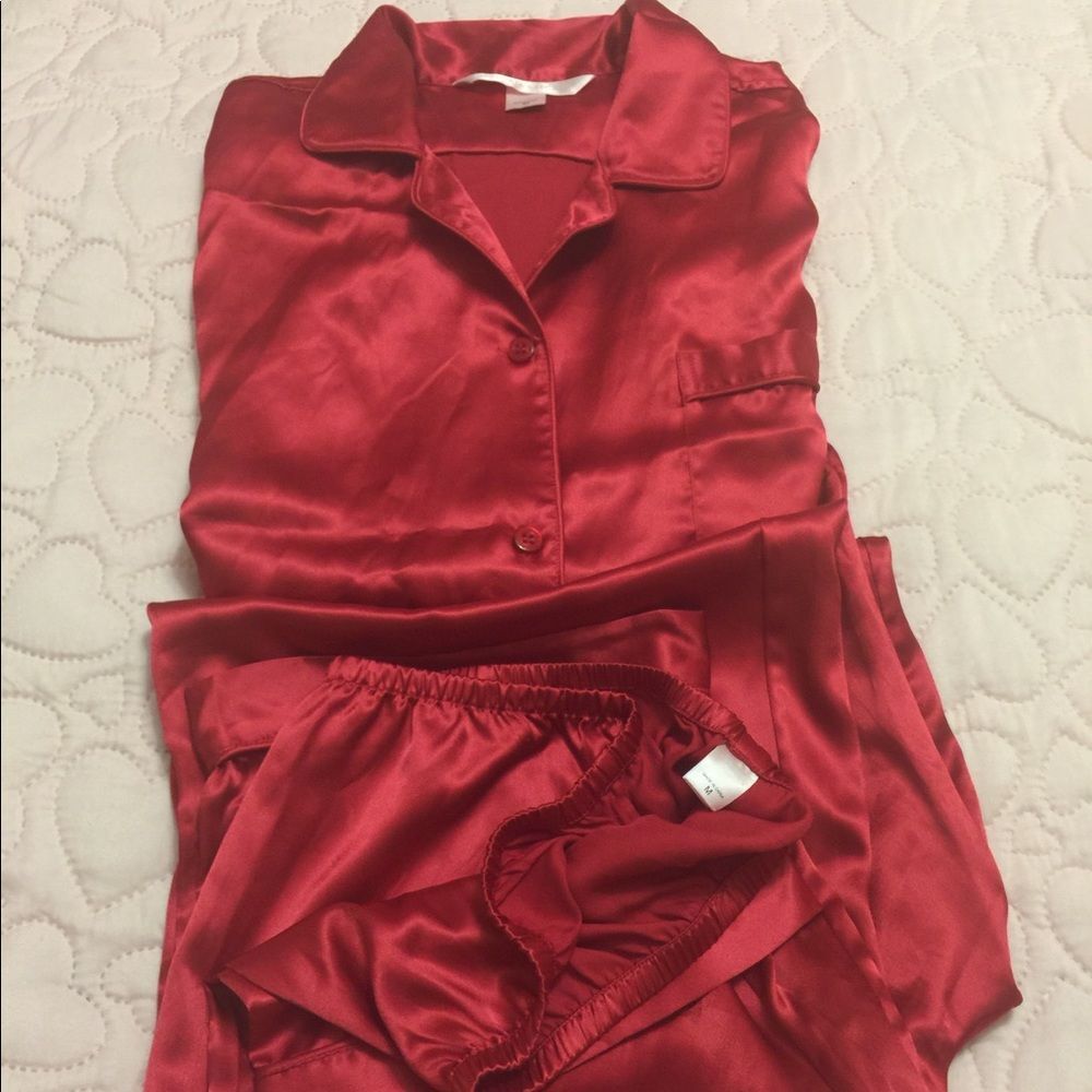 2 piece long sleeve , satin pajama set.